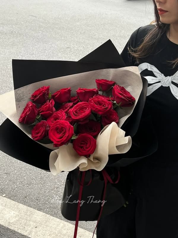 Velvet Rouge - Thumbnail 4