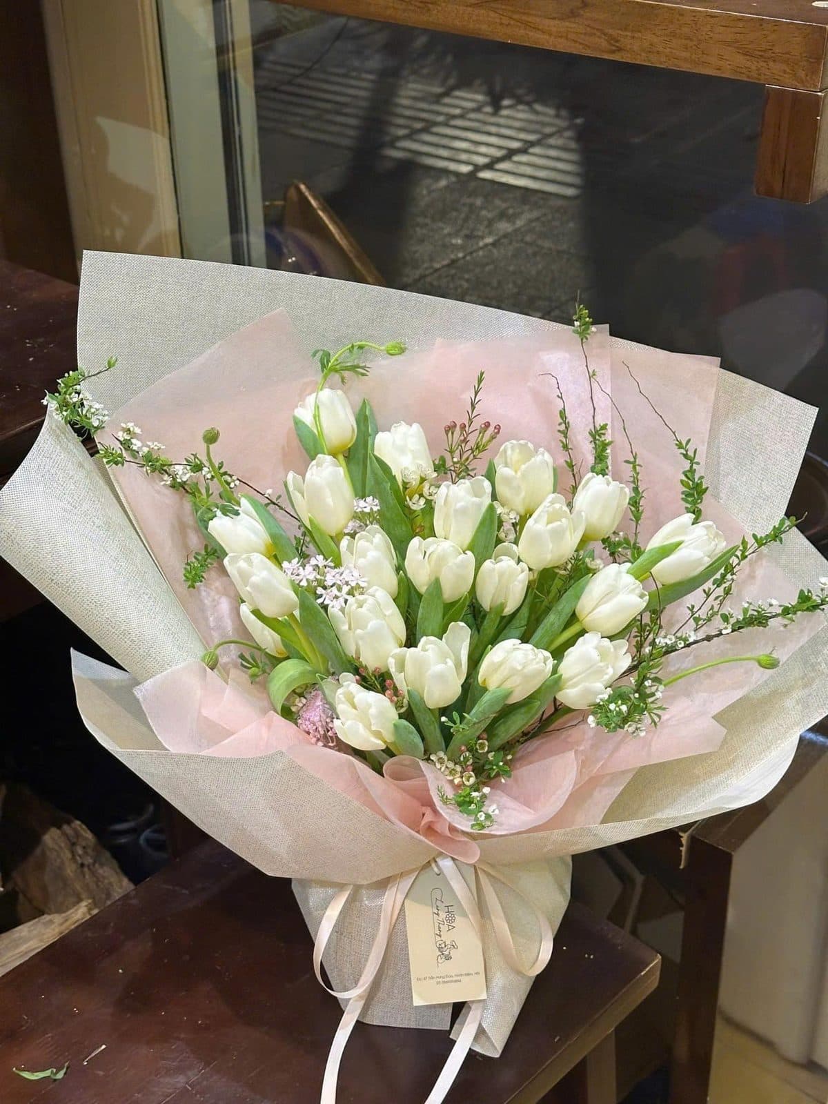Tulip trắng 25 bông - Ảnh 1