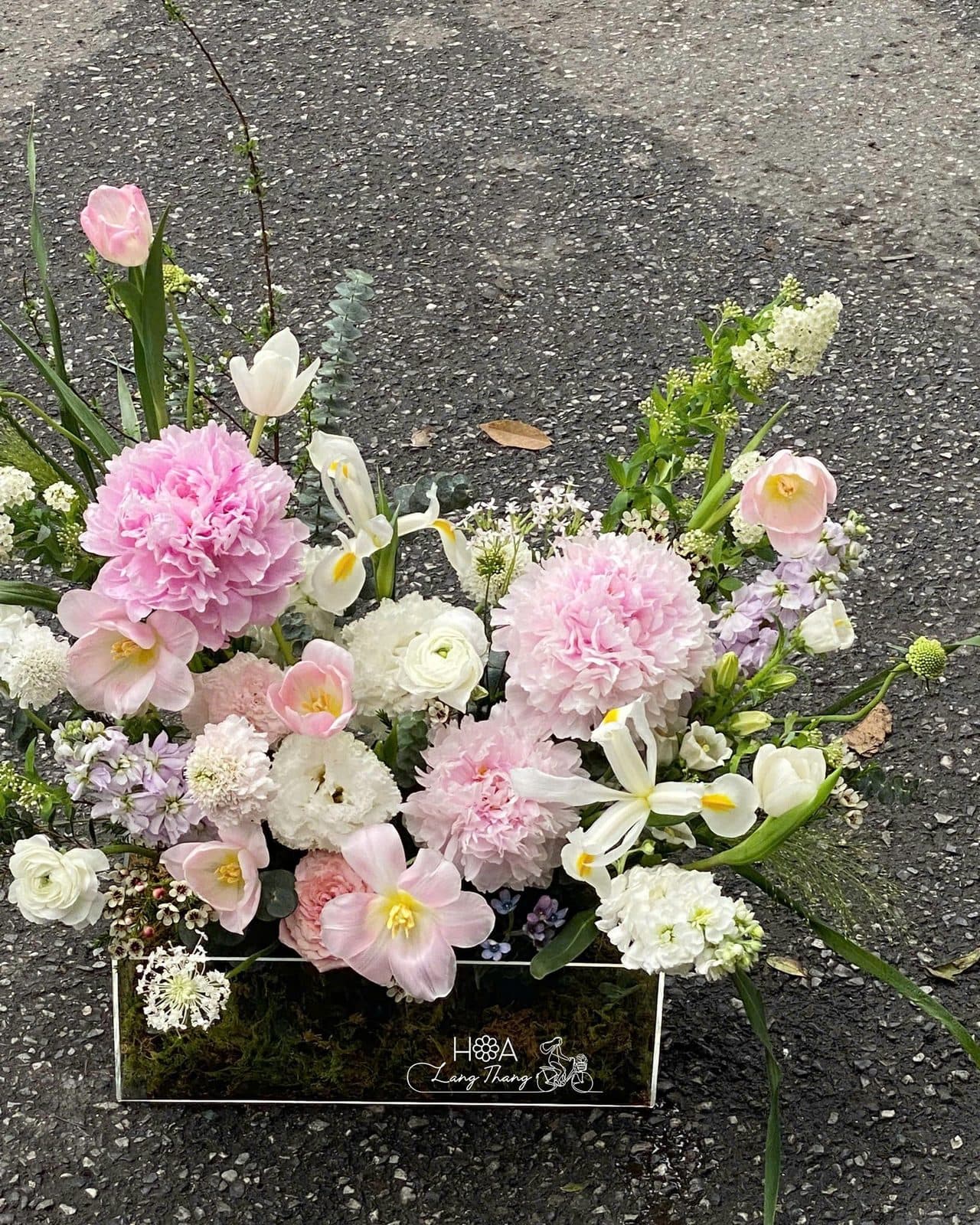 Box vuông peony mix tulip cúc mẫu đơn - Thumbnail 2