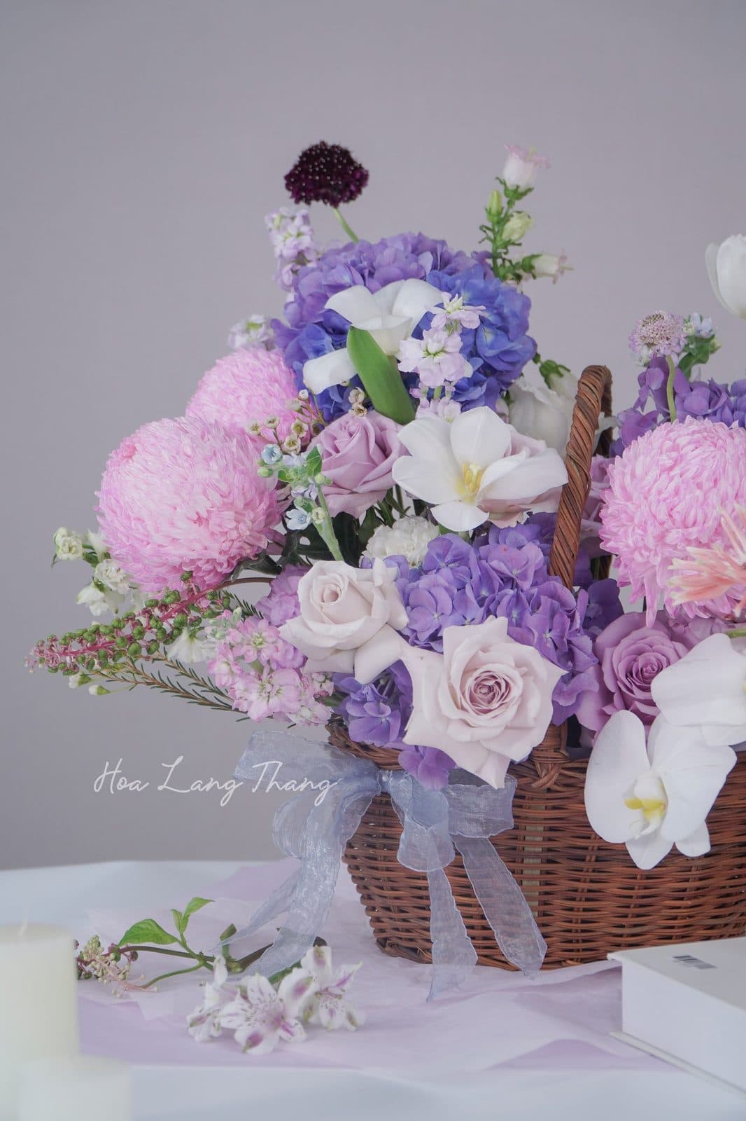 Lẵng tú cầu tím mix tulip lan hồ điệp - Thumbnail 3