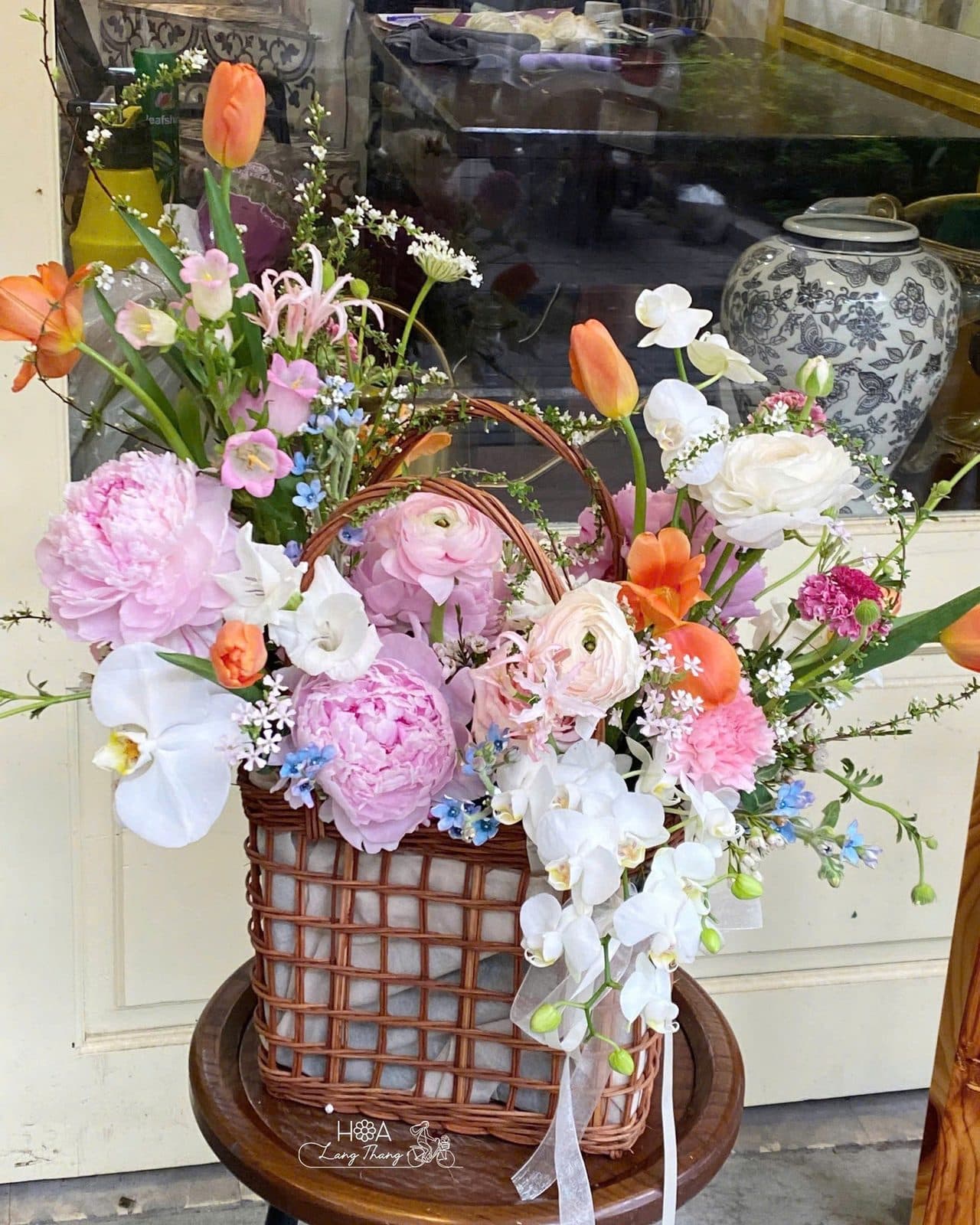 Lẵng vừa peony mix tulip - Thumbnail 2