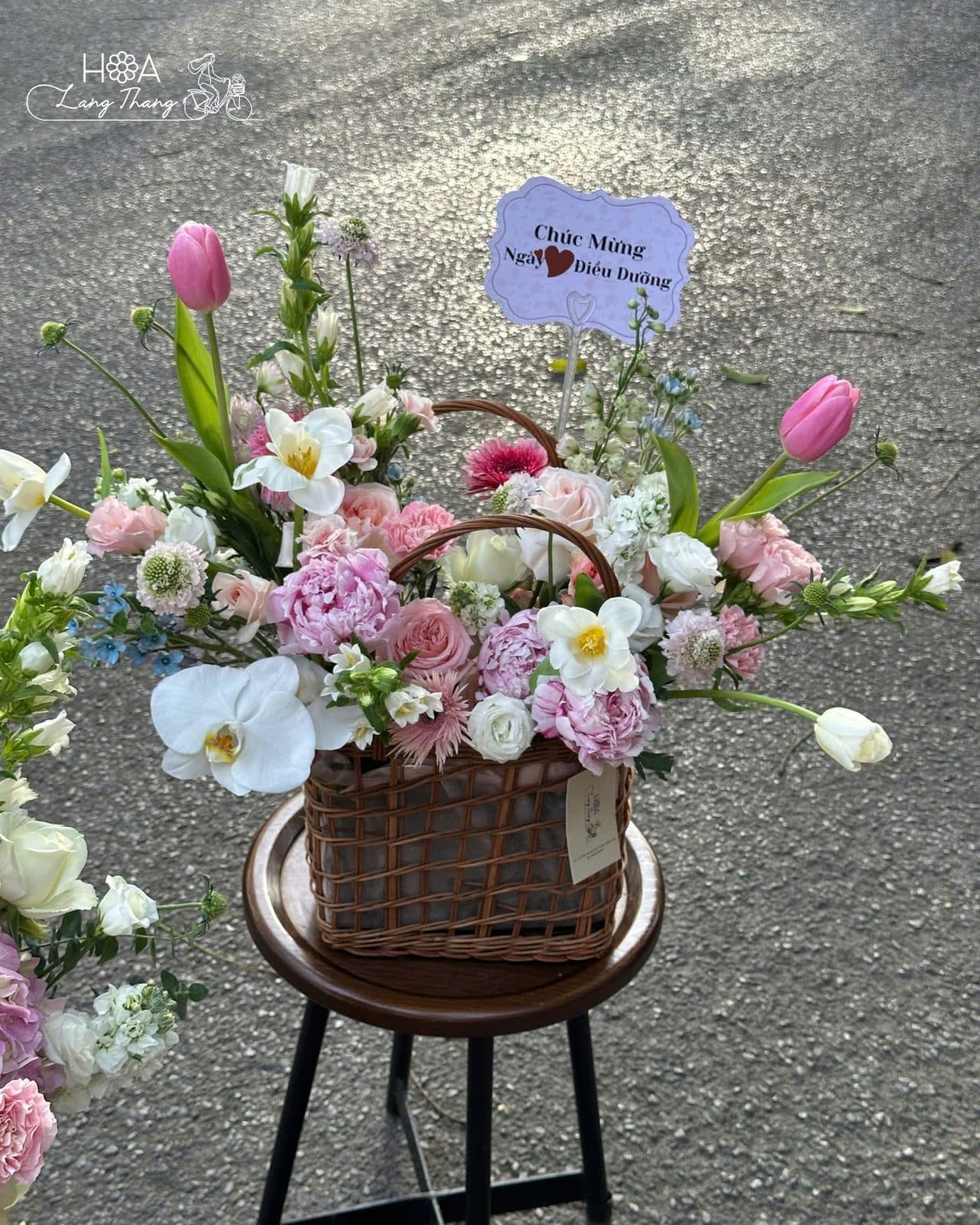 Lẵng vừa peony mix tulip - Thumbnail 8
