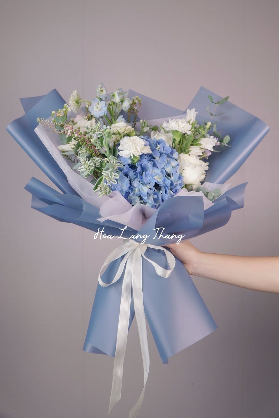 Bó tú cầu mix hoa phụ sz S