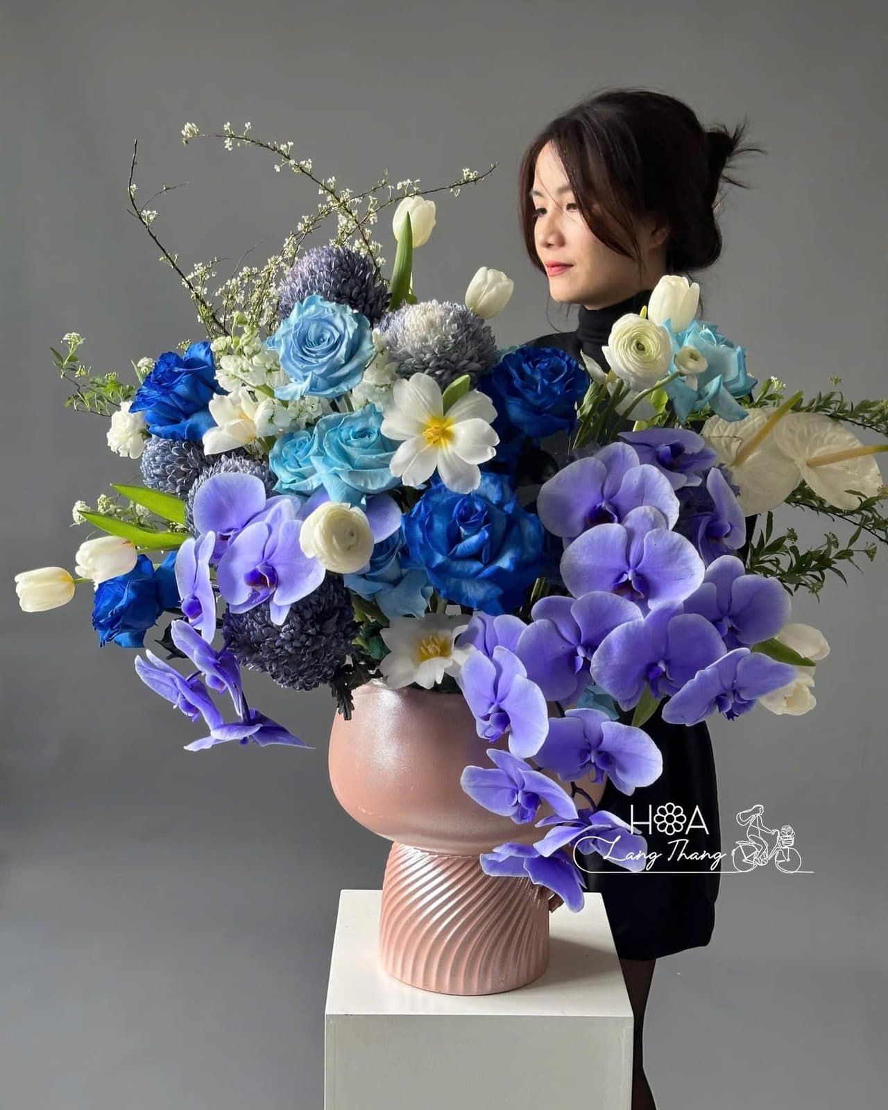 Bình ecuador mix lan hồ điêp tulip - Ảnh 1
