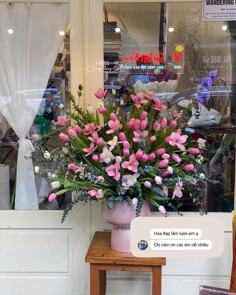Bình tulip ha lan hồng đậm