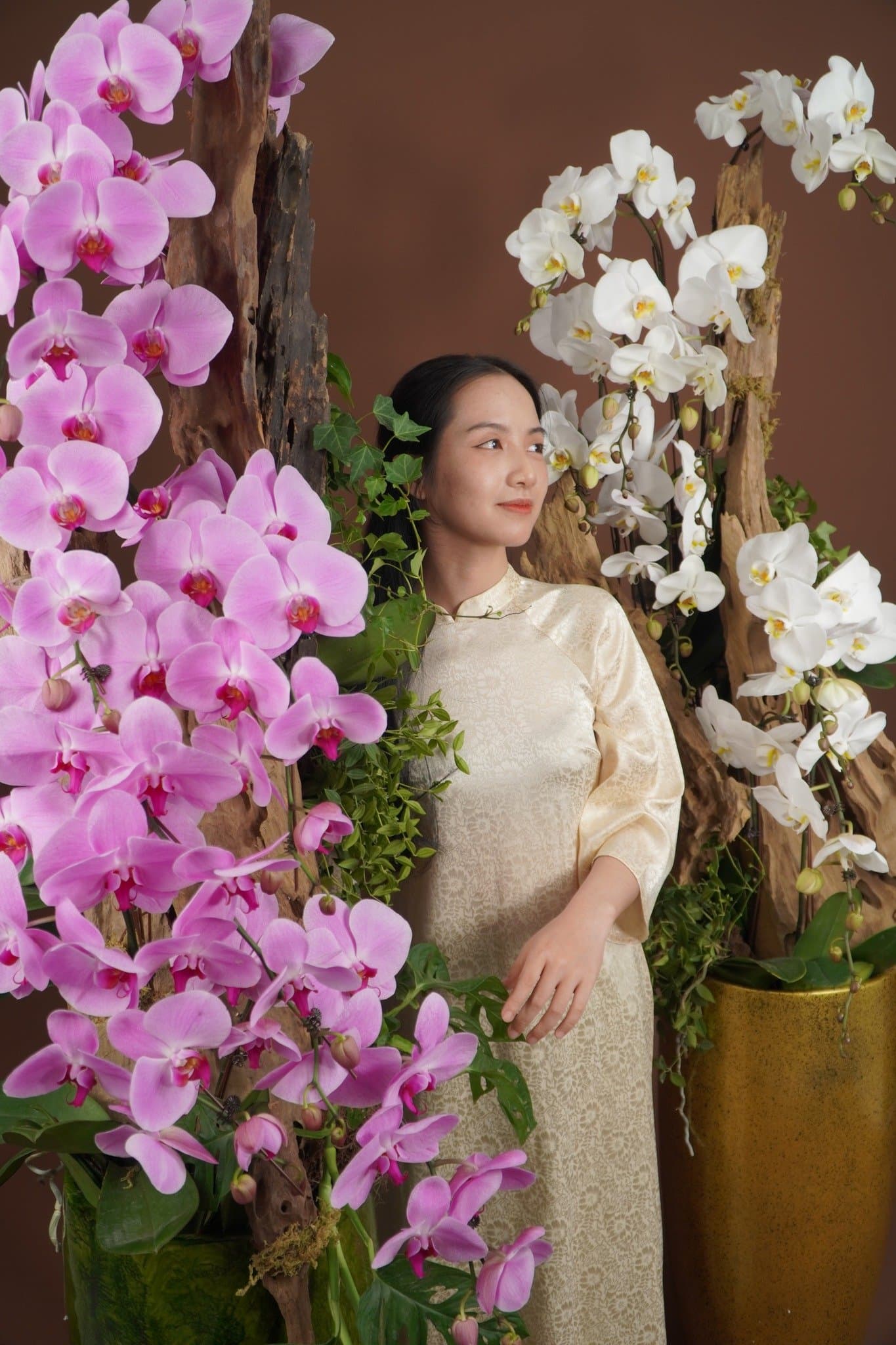 Lẵng hoa kỷ niệm Hà Nội giá tốt nhất