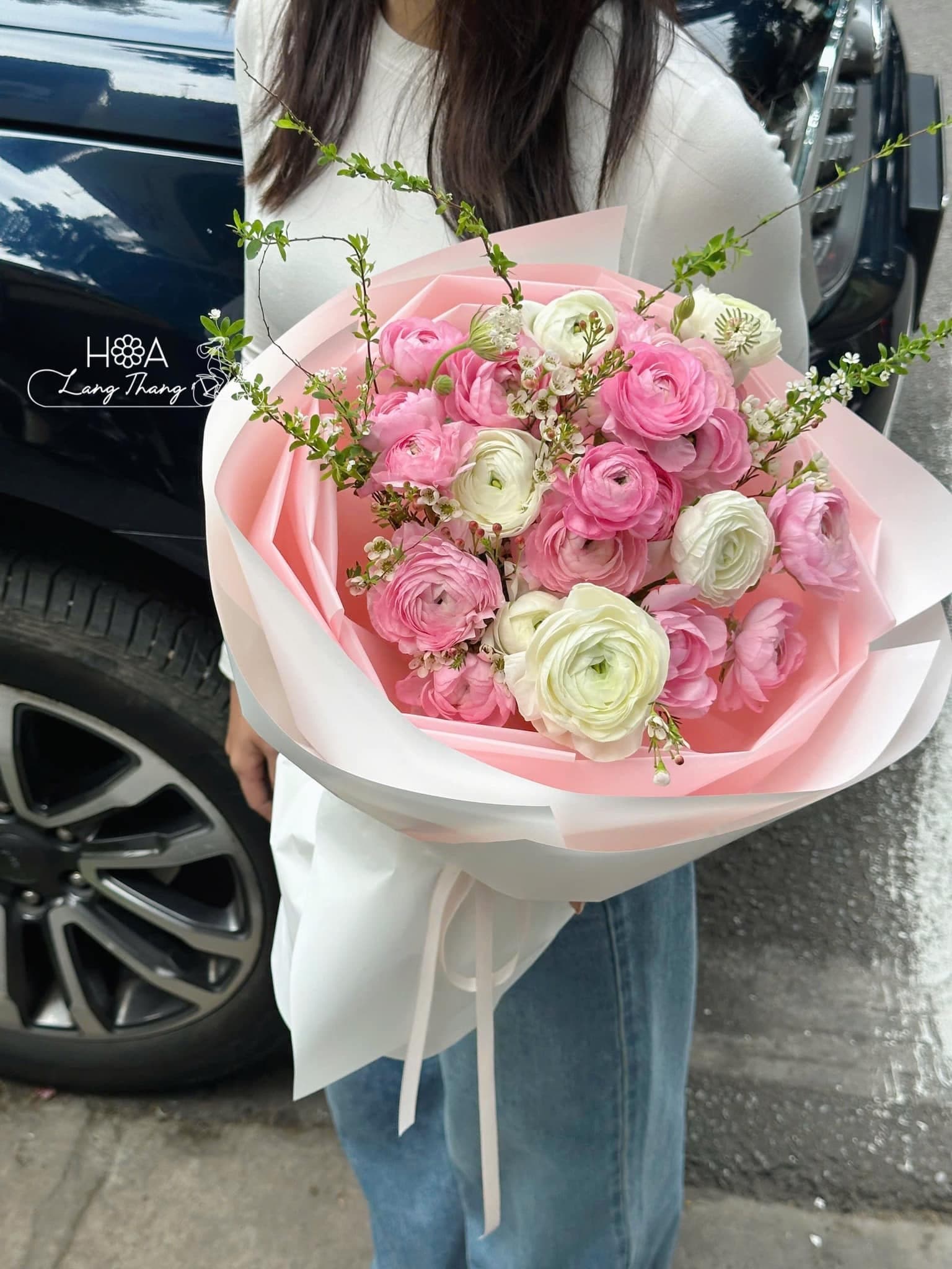 Giá hoa cát tường Hà Nội: Mua ngay tại Hoa Lang Thang
