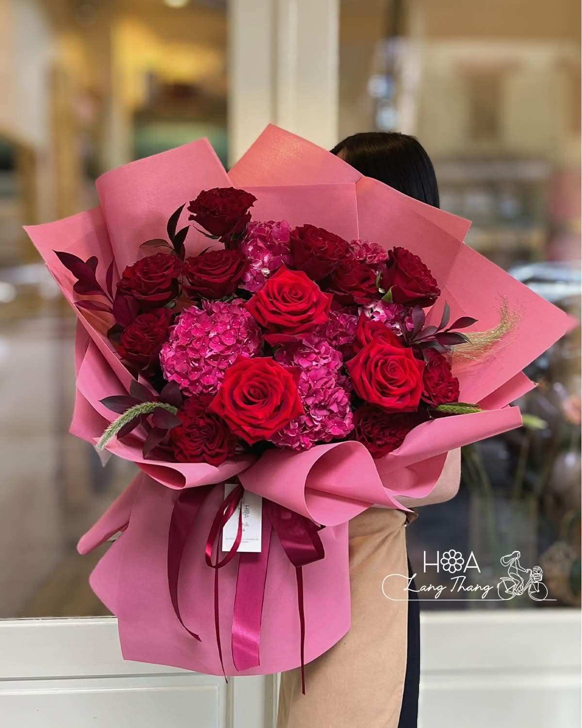 Bó Hoa Luxury 5 Triệu Tặng Vợ – Chọn Hoa Xứng Tầm Người Phụ Nữ Bạn Yêu