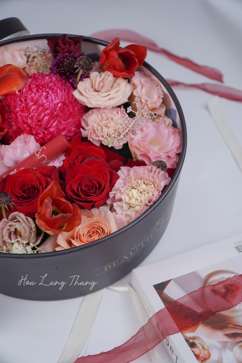 Hoa Kết Hợp Lá Exotic Nhiệt Đới – Nghệ Thuật Phối Hoa Đẳng Cấp Tại Hoa Lang Thang