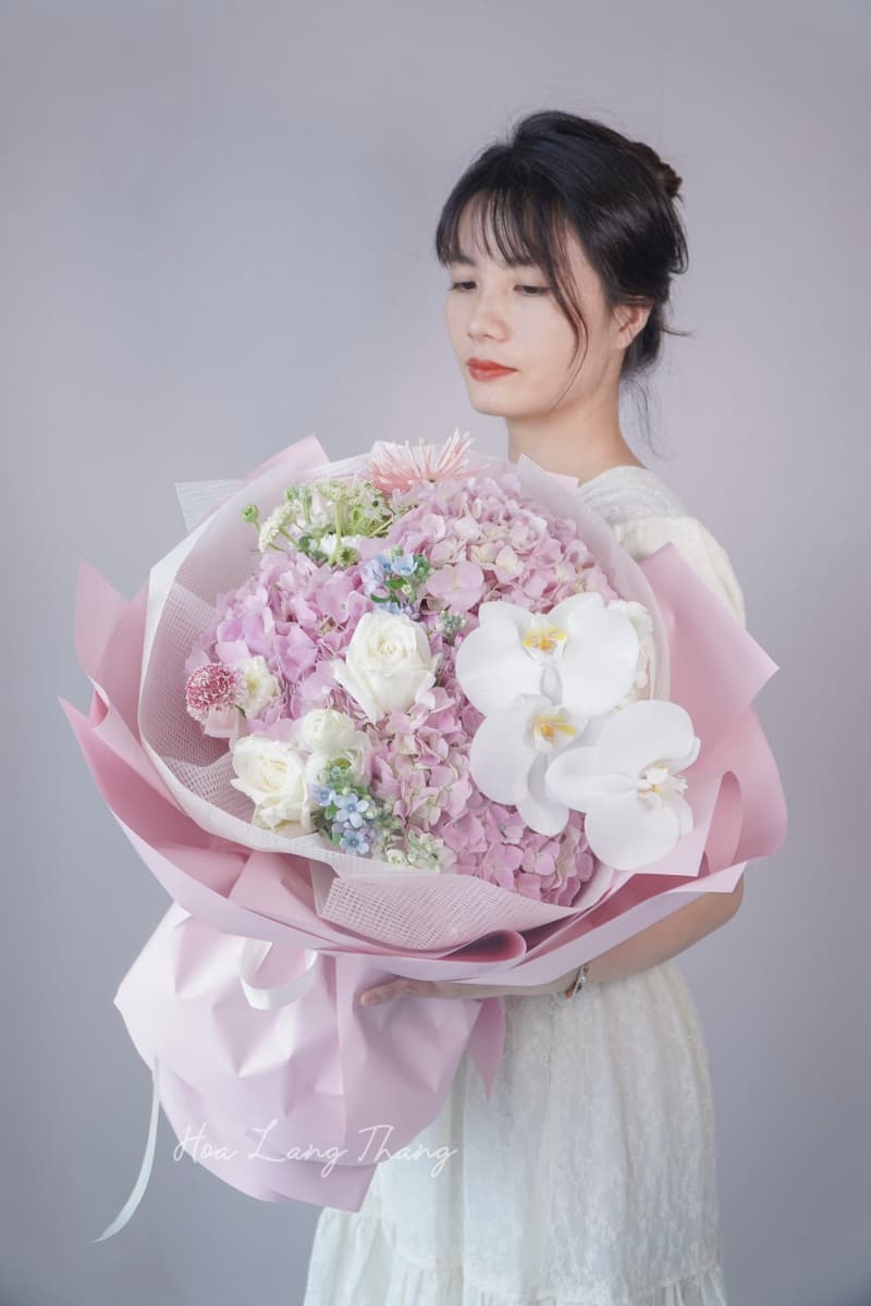 Peony Hồng Đậm Tặng Mẹ — Ý Nghĩa Biết Ơn Sâu Sắc